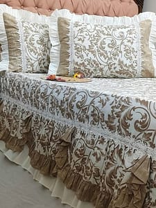 photo_6017015377017556298_y