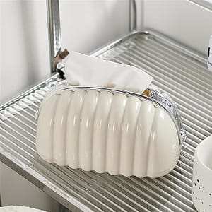 "علبة المناديل البيضاء المتموجة"